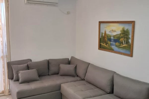 Shtepi me qera 2+1 ne Tirane - 55,000 Leke
