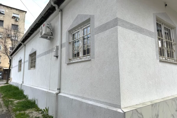 Shtepi me qera Shtepi Private ne Tirane, 1+1, Mobilimi E mobiluar, Pagesa 36,000  Leke.