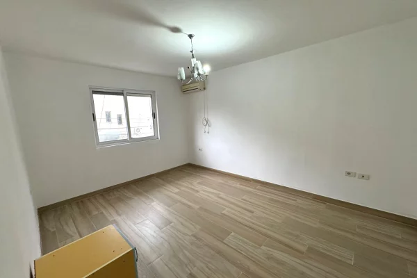 Shtepi me qera Apartament ne Tirane, 2+1, Mobilimi E mobiluar, Pagesa 40,000  Leke.
