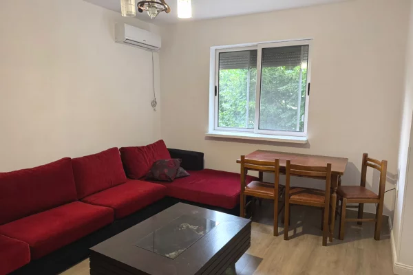 Shtepi me qera Apartament ne Tirane, 2+1, Mobilimi E mobiluar, Pagesa 40,000  Leke.