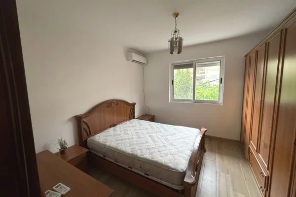 Shtepi me qera Apartament ne Tirane, 2+1, Mobilimi E mobiluar, Pagesa 40,000  Leke.