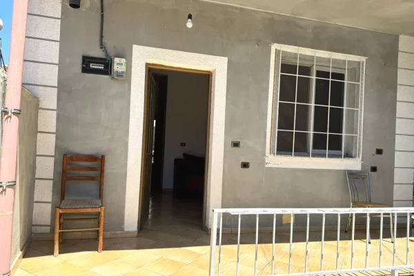 Shtepi me qera Shtepi Private ne Tirane, 1+1, Mobilimi E mobiluar, Pagesa 32,000  Leke.