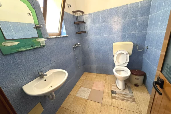 Shtepi me qera Shtepi Private ne Tirane, 1+1, Mobilimi E mobiluar, Pagesa 32,000  Leke.