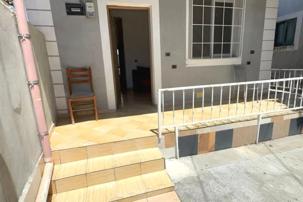 Shtepi me qera Shtepi Private ne Tirane, 1+1, Mobilimi E mobiluar, Pagesa 32,000  Leke.