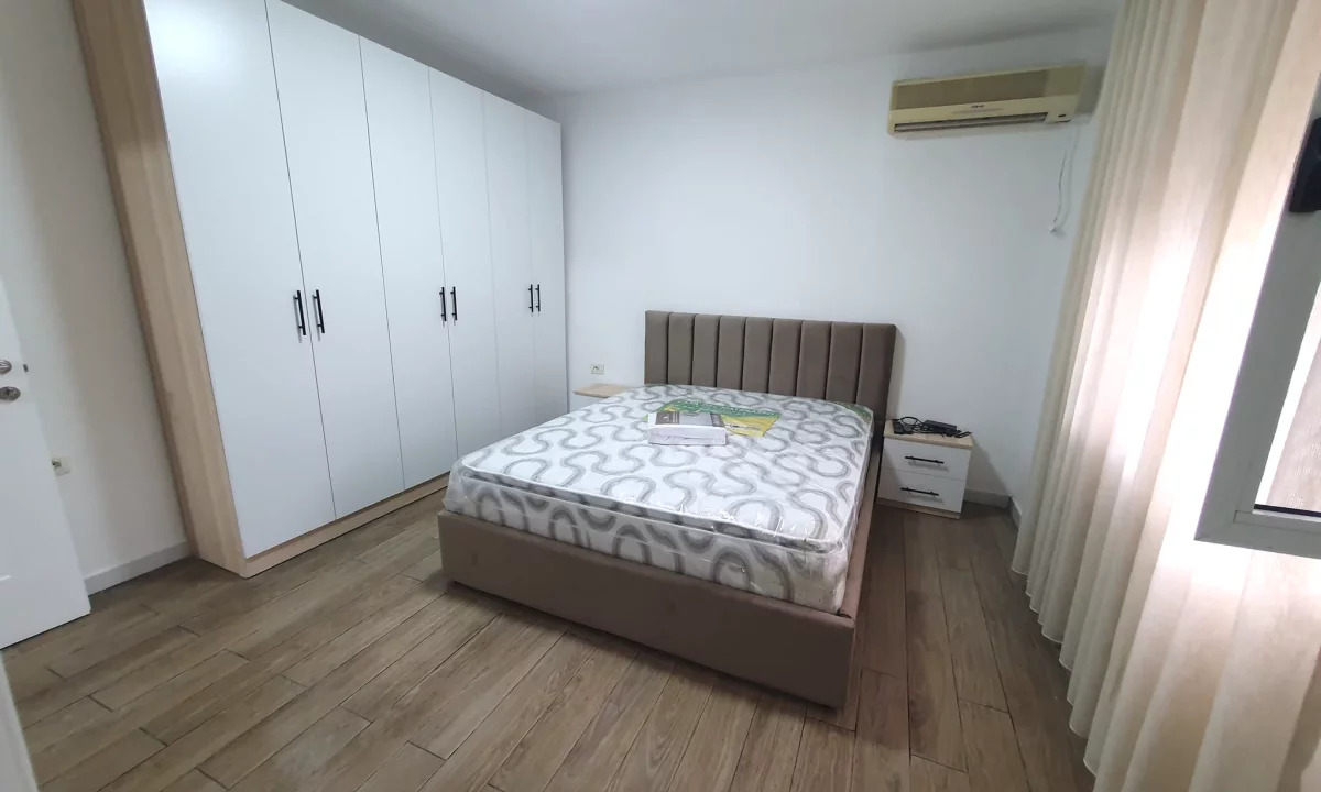 Shtepi me qera Apartament ne Tirane, 1+1, Mobilimi E mobiluar, Pagesa 45,000  Leke.