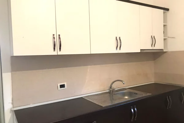 Shtepi me qera Apartament ne Tirane, 1+1, Mobilimi E mobiluar, Pagesa 30,000  Leke.