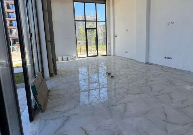 Ambiente Commerciale in Affitto 1+1 a Tirana - 800 Euro