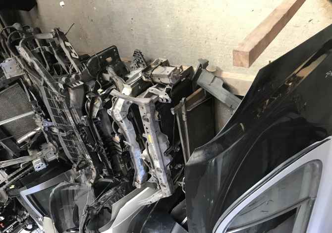 Shiten pjese kembimi per makina japoneze dhe franceze. Cmime konkurruese