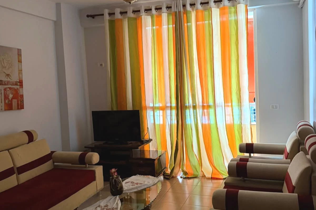 Shtepi me qera Apartament ne Tirane, 1+1, Mobilimi E mobiluar, Pagesa 360  Euro.