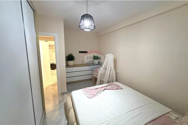 Shtepi ne shitje Apartament ne Tirane, 2+1, Mobilimi E mobiluar, Pagesa 115,000  Euro.