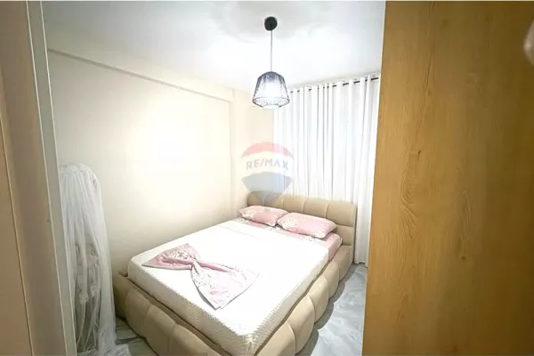 Shtepi ne shitje Apartament ne Tirane, 2+1, Mobilimi E mobiluar, Pagesa 115,000  Euro.