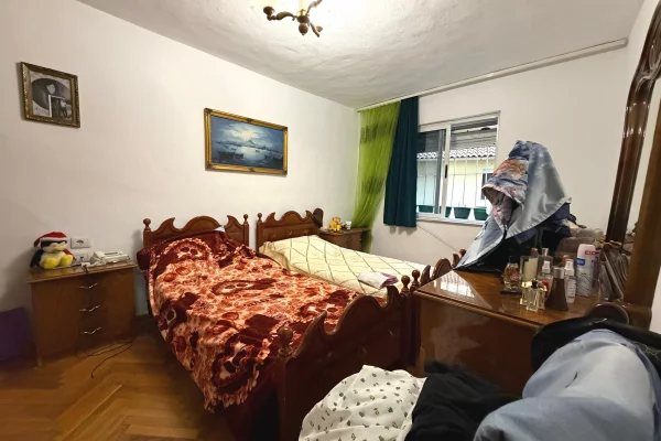 Shtepi ne shitje Apartament ne Tirane, 2+1, Mobilimi E mobiluar, Pagesa 200,000  Euro.