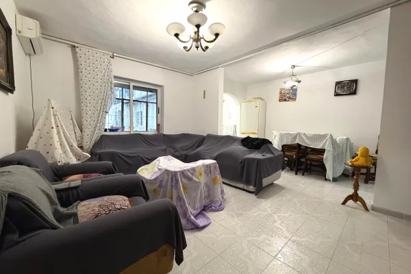 Shtepi ne shitje Apartament ne Tirane, 2+1, Mobilimi E mobiluar, Pagesa 200,000  Euro.