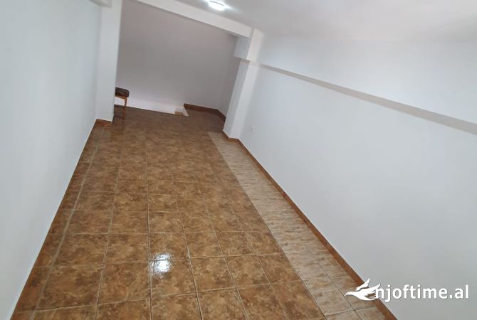 Dyqan me qera Kombinat