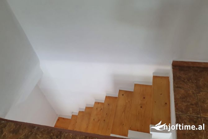 Business Property for Rent 1+1 in Tirana - 30,000 Leke