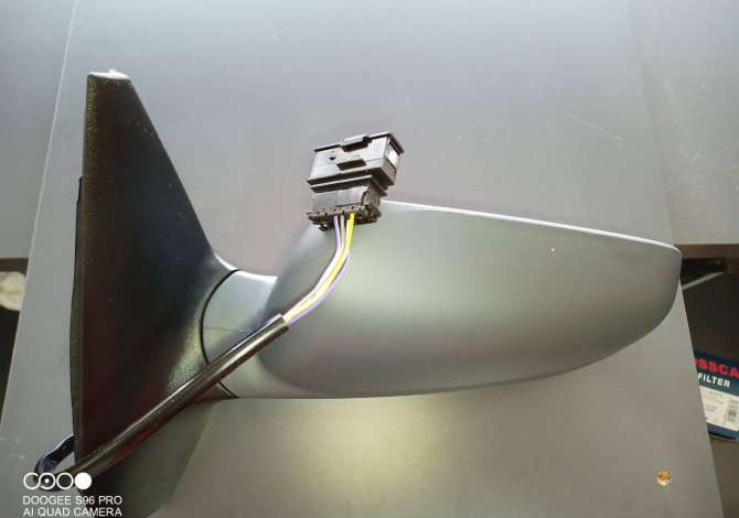 Pasqyre e re elektrike per Volkswagen Golf 4, krahu i shoferit. Telefon - WhatsApp: 0696821159