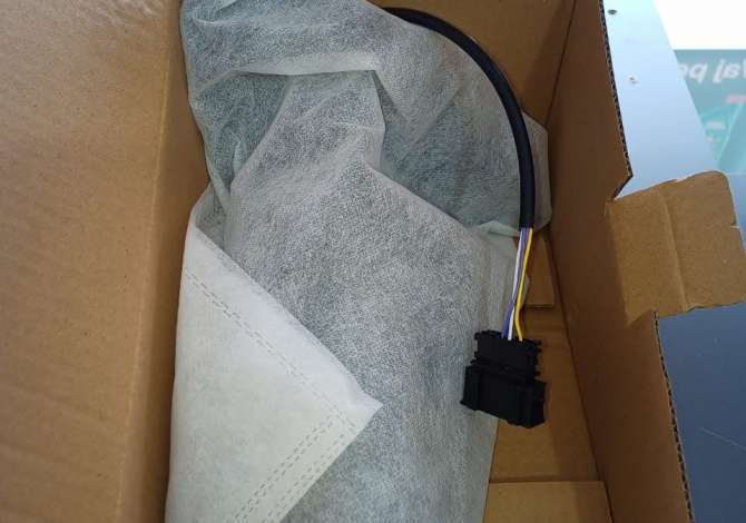 Pasqyre e re elektrike per Volkswagen Golf 4, krahu i shoferit. Telefon - WhatsApp: 0696821159