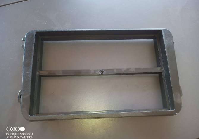 Kase kornize pershtatese per navi ose kasetofon universal per VW Golf 5, Golf 6, Passat, Touran, Cad