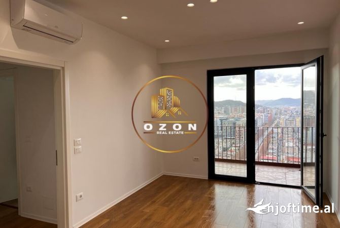 Ambiente Commerciale in Affitto 3+1 a Tirana - 1,100 Euro