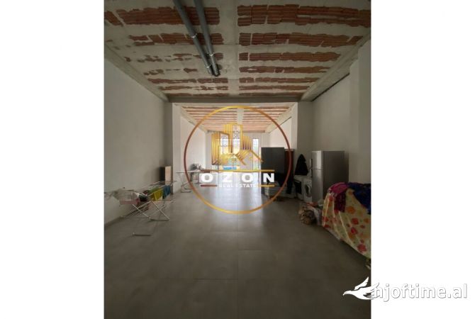 Business Property in Sale 1+1 in Tirana - 260,000 Euro