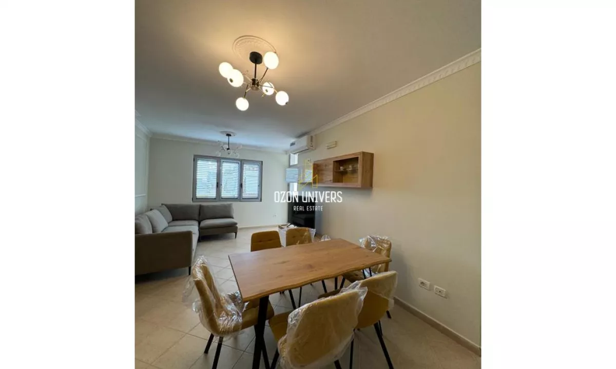 Shtepi me qera Apartament ne Tirane, 3+1, Mobilimi E mobiluar, Pagesa 550  Euro.
