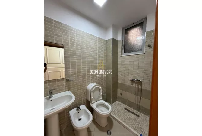 Shtepi me qera Apartament ne Tirane, 3+1, Mobilimi E mobiluar, Pagesa 550  Euro.