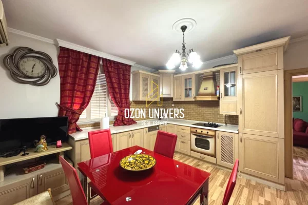 Apartament 2+1 për qira tek Rruga Fortuzi, Qendër!