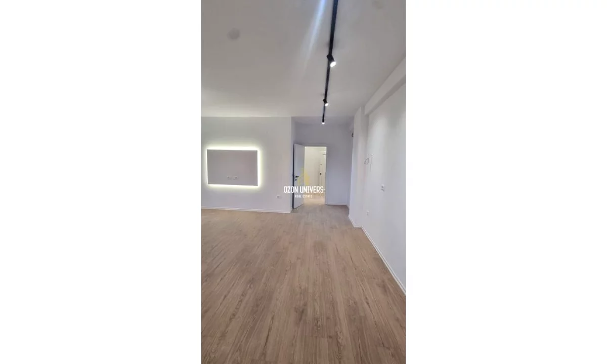 Shtepi ne shitje Apartament ne Tirane, 2+1, Mobilimi Bosh, pa mobiluar, Pagesa 160,000  Euro.