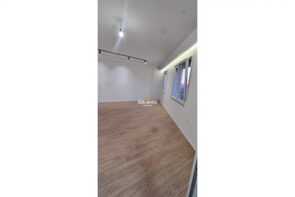 Shtepi ne shitje Apartament ne Tirane, 2+1, Mobilimi Bosh, pa mobiluar, Pagesa 160,000  Euro.