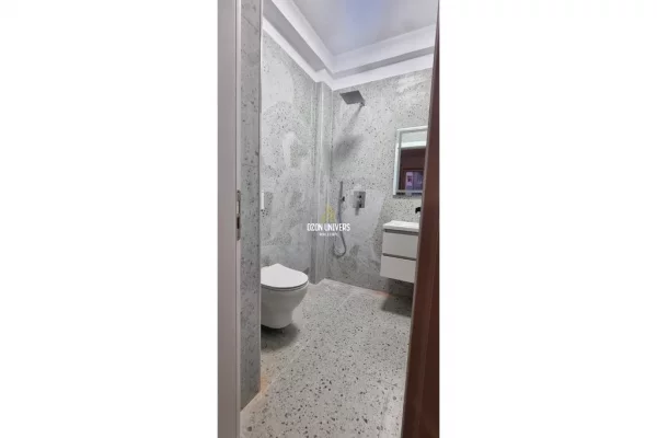 Shtepi ne shitje Apartament ne Tirane, 2+1, Mobilimi Bosh, pa mobiluar, Pagesa 160,000  Euro.