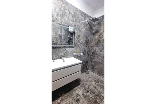 Shtepi ne shitje Apartament ne Tirane, 2+1, Mobilimi Bosh, pa mobiluar, Pagesa 160,000  Euro.