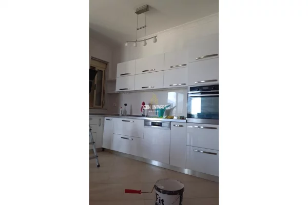 Shtepi ne shitje Apartament ne Tirane, 2+1, Mobilimi E mobiluar, Pagesa 260,000  Euro.