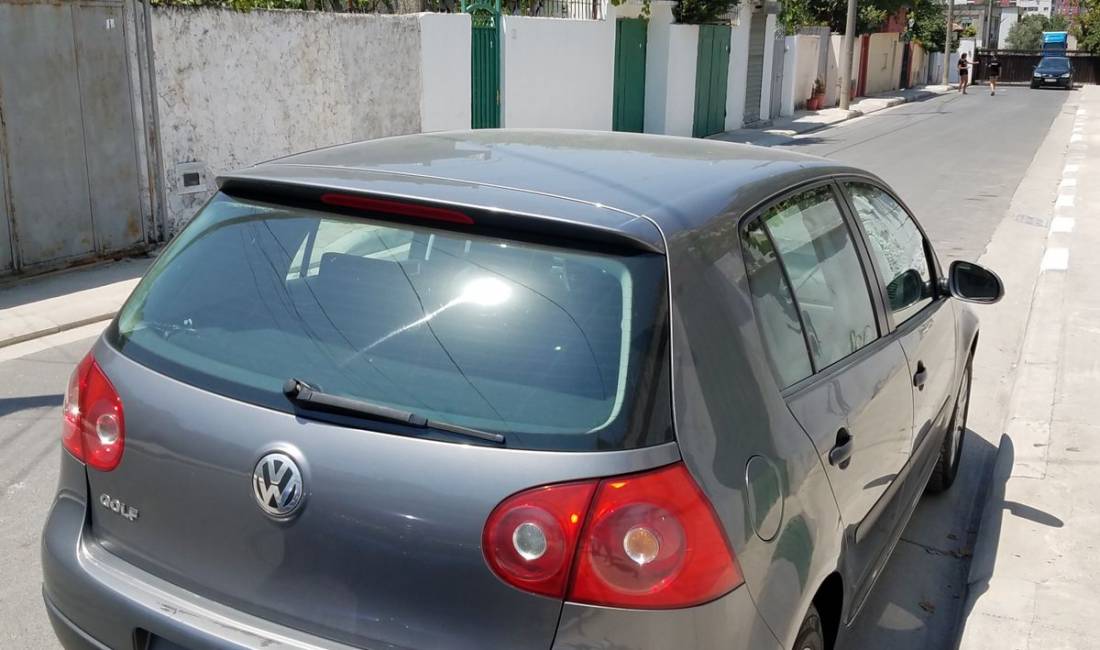 Golf 5 me qera duke nisur nga 30 Euro