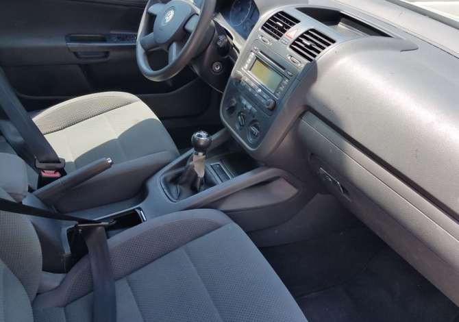 Golf 5 me qera duke nisur nga 30 Euro