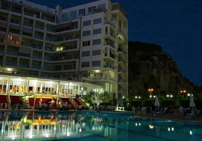 Njoftime Pune per Kamarier/e Bari-Restoranti,Banakier,Sanitare,Ndihmes/e Kuzhinier/e,Picajol ne Durres