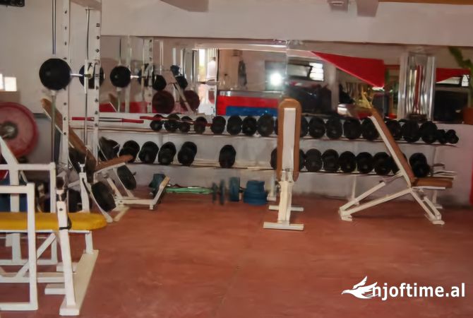 Shiten pajisje te ndryshme professionale per Palester dhe arte luftarake