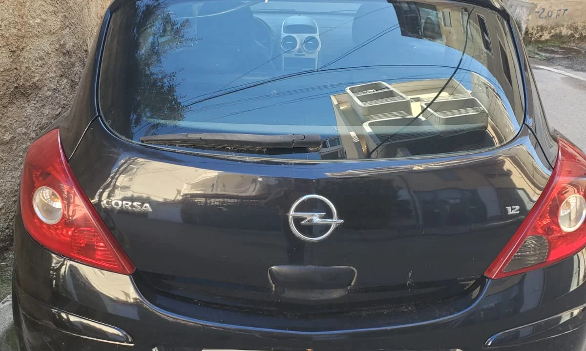 Auto in Vendita a Tirana, Opel, 2007 Benzine,Kambio Manual Pagamento 2,500  Euro.