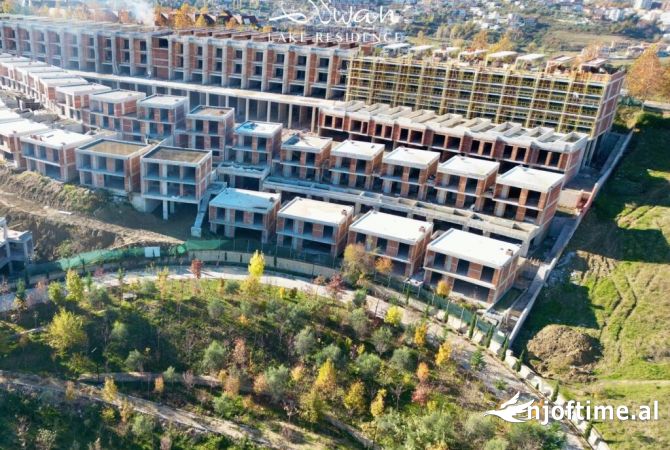 Shtepi ne shitje Vila Luksoze ne Tirane, 3+1, Mobilimi Bosh, pa mobiluar, Pagesa 450,000  Euro.