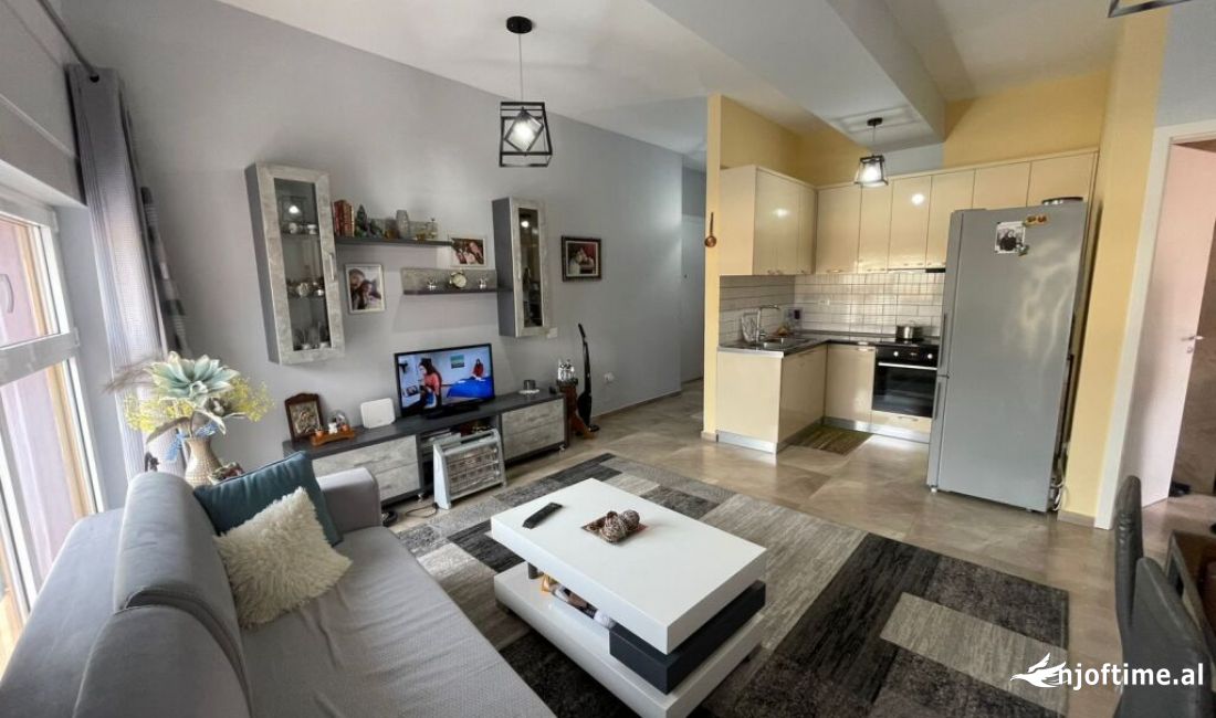 Appartamento in vendita a Tirana 1+1, Arredato