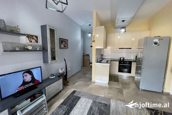 Appartamento in vendita a Tirana 1+1, Arredato