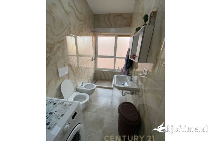 Appartamento in vendita a Tirana 1+1, Arredato