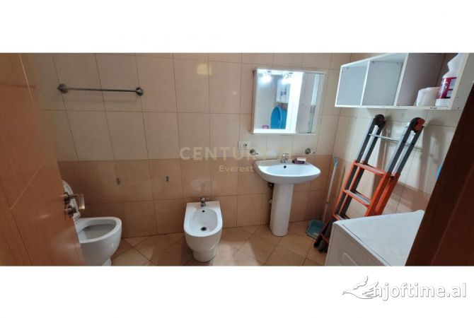 Shtepi me qera Apartament ne Tirane, 1+1, Mobilimi E mobiluar, Pagesa 400  Euro.