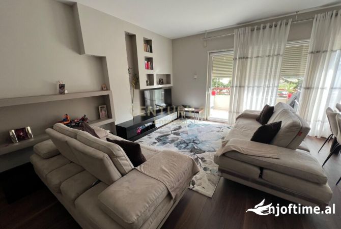 Komuna e Parisit, Japim apartament 2+1+2+P.Parkimi me qira
