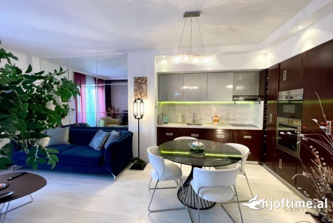 Shtepi ne shitje Apartament ne Tirane, 2+1, Mobilimi E mobiluar, Pagesa 239,000  Euro.