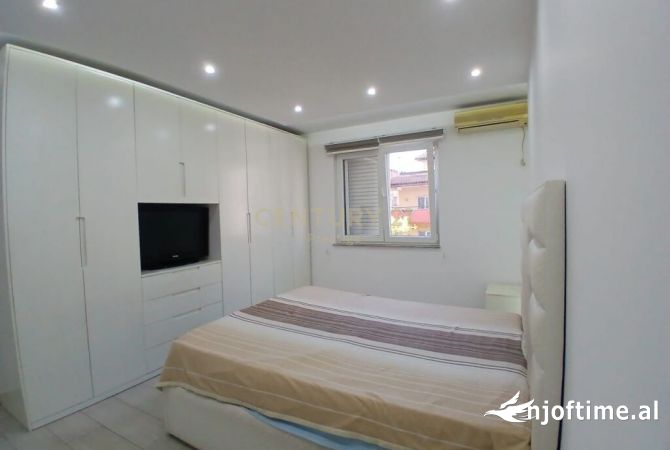 Shtepi ne shitje Apartament ne Tirane, 1+1, Mobilimi E mobiluar, Pagesa 158,000  Euro.