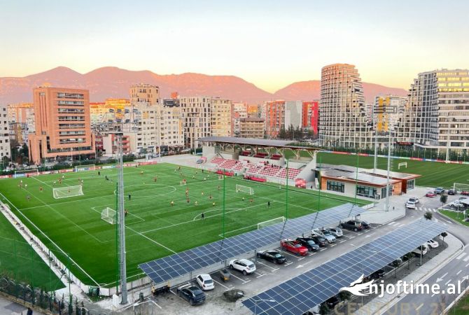 Ambiente Commerciale in Affitto 3+1 a Tirana - 1,000 Euro