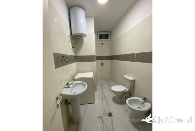 Shtepi me qera Apartament ne Tirane, 2+1, Mobilimi E mobiluar, Pagesa 500  Euro.