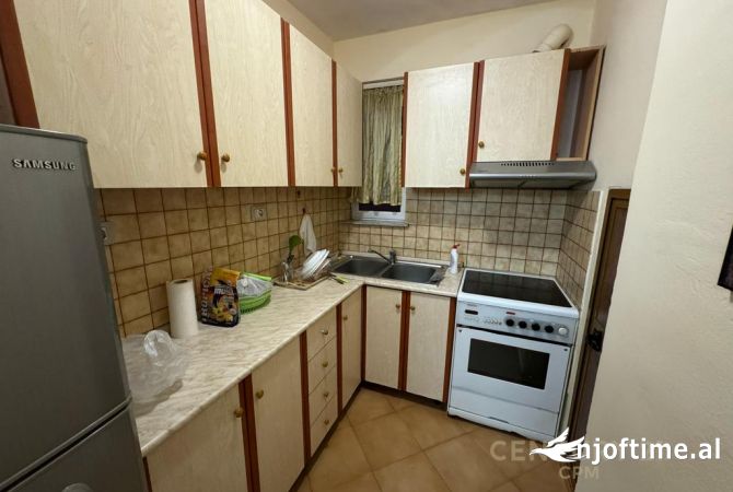 Shtepi me qera Apartament ne Tirane, 1+1, Mobilimi E mobiluar, Pagesa 400  Euro.