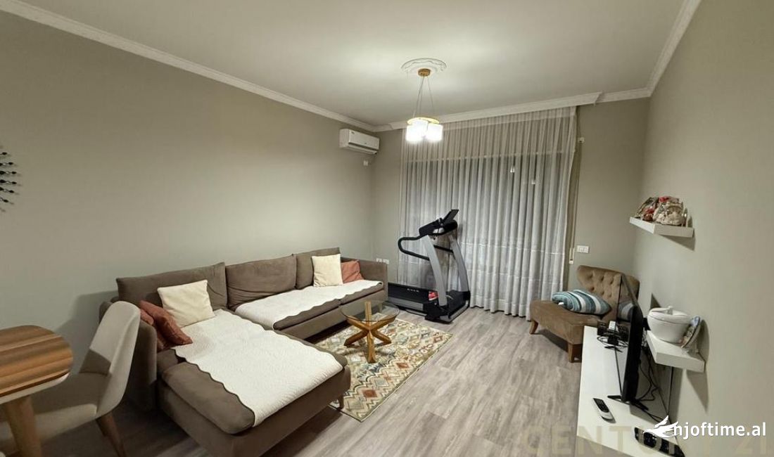 Appartamento in vendita a Tirana 1+1, Arredato