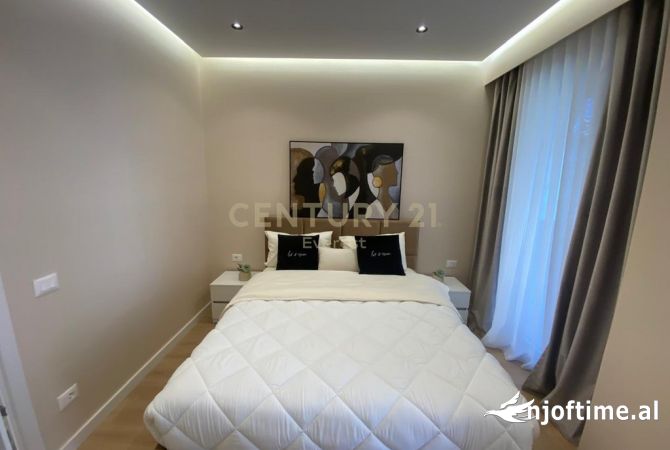 Shtepi ne shitje Apartament ne Tirane, 2+1, Mobilimi E mobiluar, Pagesa 293,000  Euro.